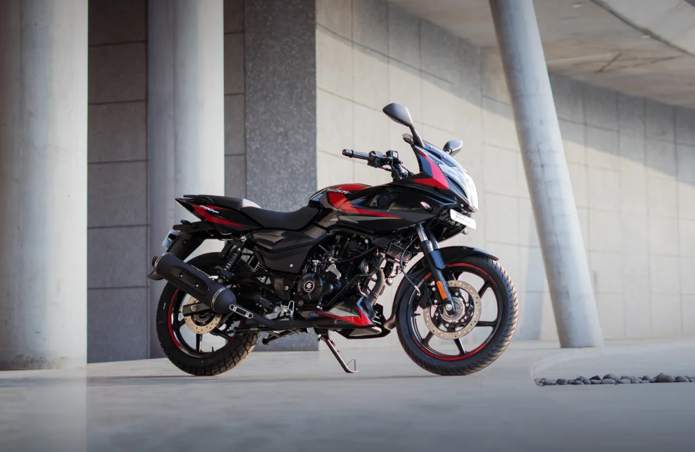 Bajaj Pulsar 220F - Image 2